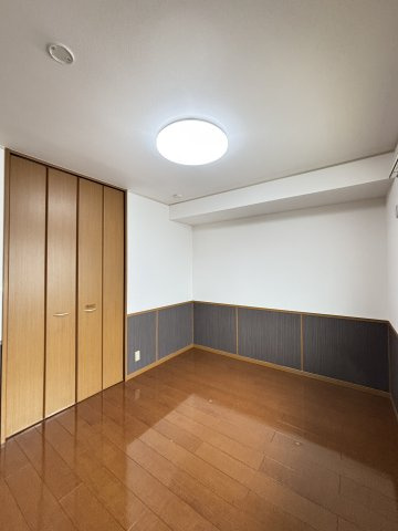 ファミールSの洋室