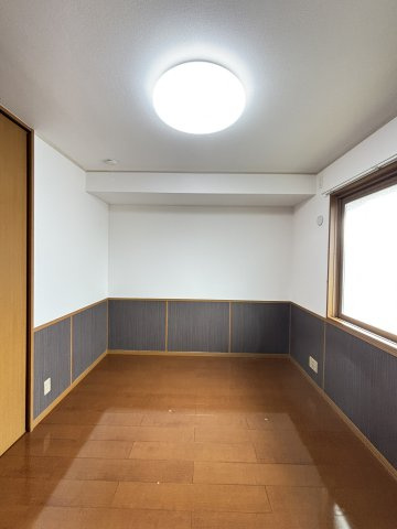 ファミールSの洋室