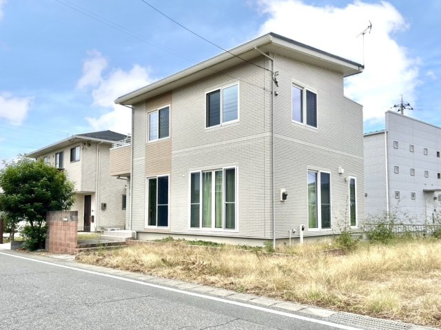 【中古戸建】邑楽郡大泉町大字寄木戸の外観|■外観｜今から見たい！大歓迎です♪お気軽にお問い合わせください♪オウチ探しは木ノ葉プランニング♪