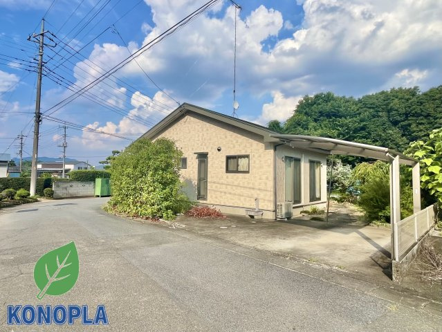 【中古戸建】太田市東今泉町の外観|■外観｜階段のないバリアフリーな生活動線のため将来も安心の平屋住宅です♪