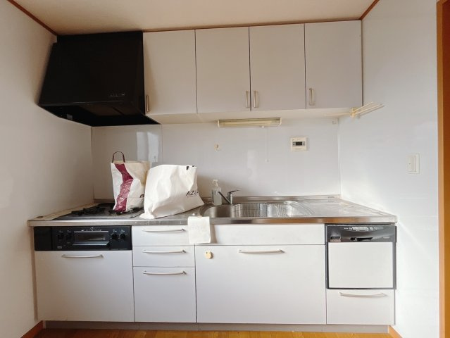 【中古戸建】太田市藪塚町のキッチン|■キッチン｜全スライド式収納キッチン♪お皿や鍋の出し入れもラクラクです（＾＾）！