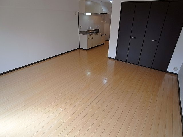 湊川センタービルB棟の内装|ゆったり使える広々した室内