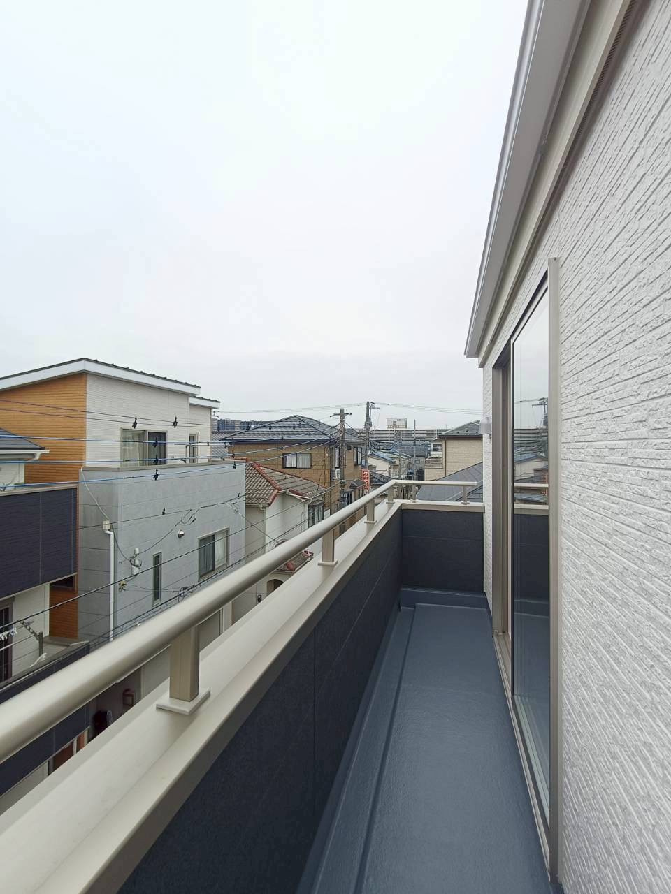 越谷市　東越谷4丁目　新築戸建　全1棟のバルコニー|施工例です