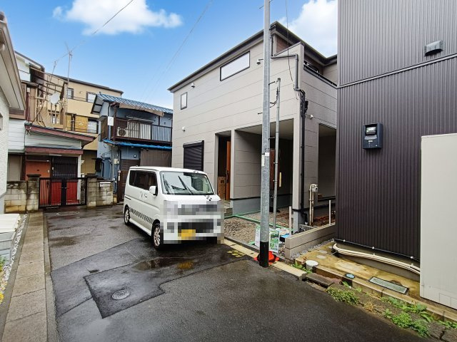 越谷市　東越谷4丁目　新築戸建　全1棟の前面道路含む現地写真|前面道路含む現地写真です