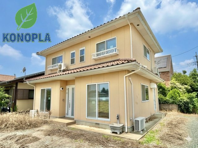 【中古戸建】太田市大原町の外観|■外観｜室内の隅まで陽射しが差し込みやすい全居室南向き♪リビングからお子様の遊ぶ姿を見守ることができます