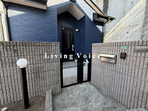 【玄関】 | 【仲介手数料０円】厚木市恩名3丁目　中古一戸建て | 厚木市恩名3丁目　中古一戸建て