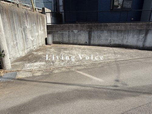 【駐車場】 | 【仲介手数料０円】厚木市恩名3丁目　中古一戸建て | 厚木市恩名3丁目　中古一戸建て