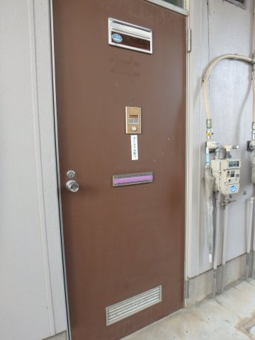 イズミコーポの玄関