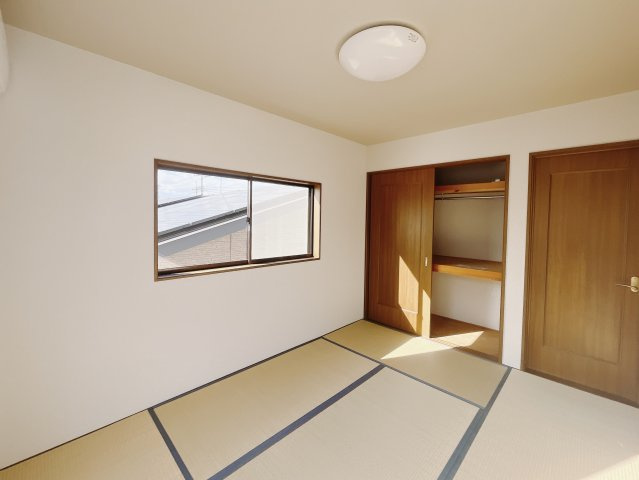 【中古戸建】太田市大原町の和室|■和室｜和室でしか味わえない畳ならではの香りや素材で和のやすらぎを感じてください♪休日はお子様とお昼寝するのにも最適です！