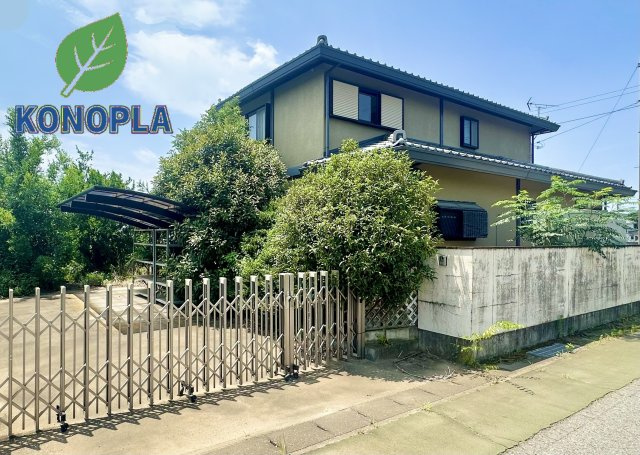 【中古戸建】太田市新田木崎町の外観|■外観｜いまのアパート生活で走り回るお子さんを怒ってしまった経験はありませんか？走り回ることもジャンプすることも子どもの習性です！庭付き一戸建てならお子さまも思いっきり遊べます(^^)