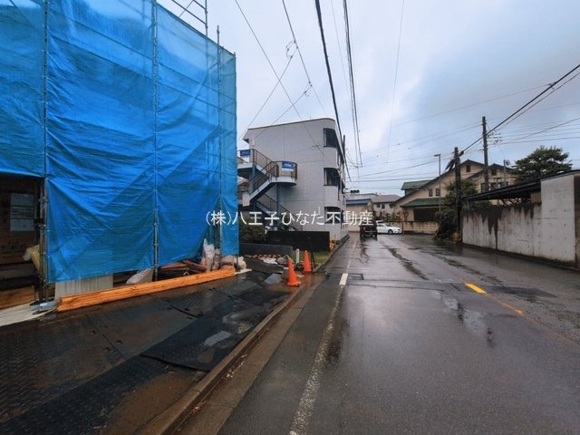 『八王子市新築戸建て』八王子市北野町537-6【仲介手数料無料】　６期の前面道路含む現地写真|～仲介手数料無料☆八王子ひなた不動産～八王子市北野町　新築戸建て