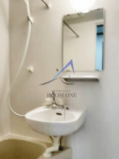 マーレ梅島の洗面所|洗面台です。