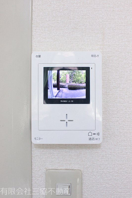 フローラ|カラーモニター付きインターホン　※別部屋同室間取り写真につき若干相違有