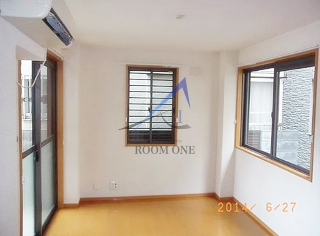 Ｎｅｕｅ　Ｂｕｒｇ東十条の居間・リビング|洋室のお部屋です。