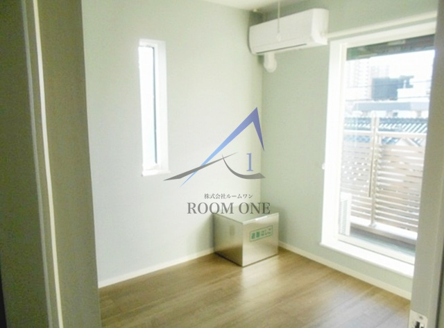 キャピタル・ヴィラの居間・リビング|洋室のお部屋です。