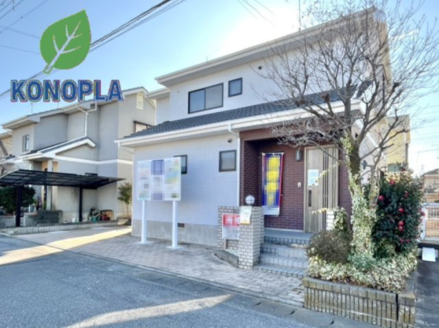 【中古戸建】太田市下小林町の外観|■外観｜いまのアパート生活で走り回るお子さんを怒ってしまった経験はありませんか？走り回ることもジャンプすることも子どもの習性です！庭付き一戸建てならお子さまも思いっきり遊べます(^^)