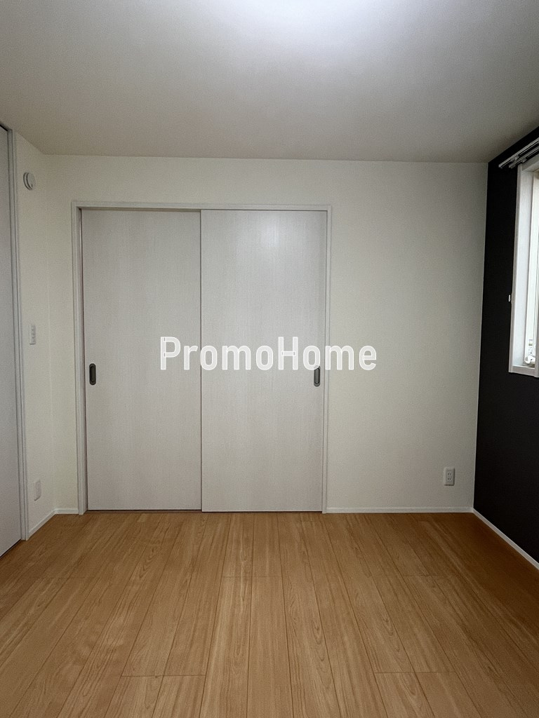 ルミケオ大手町の洋室