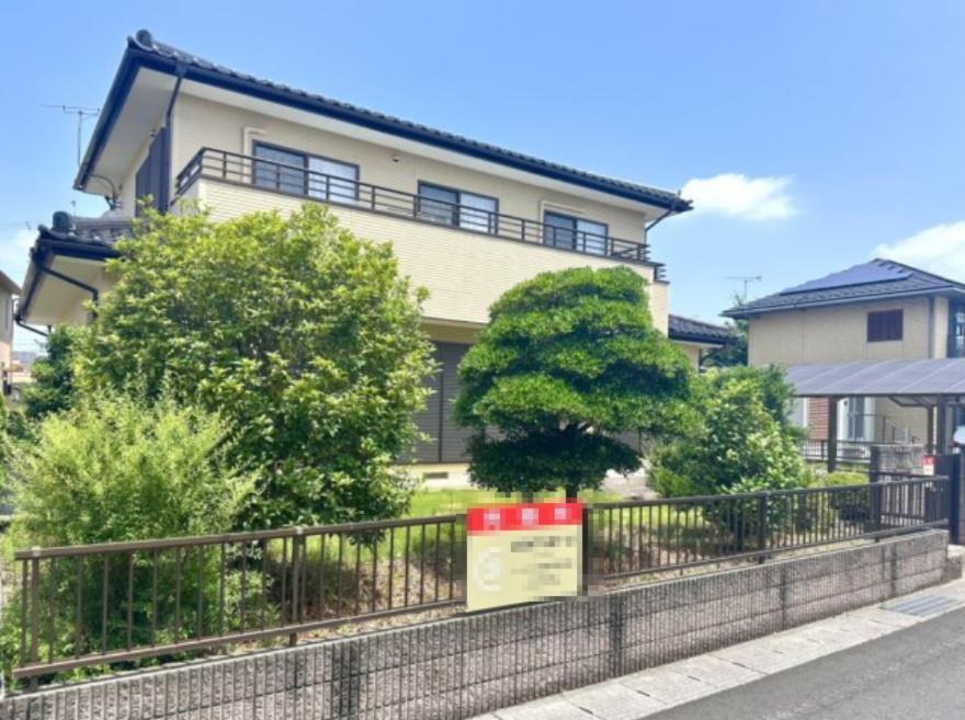 【中古戸建】太田市城西町の外観|■外観｜庭付き一戸建てならお子様やペットが走り回っても大丈夫！伸び伸びと遊び、過ごすことができます♪