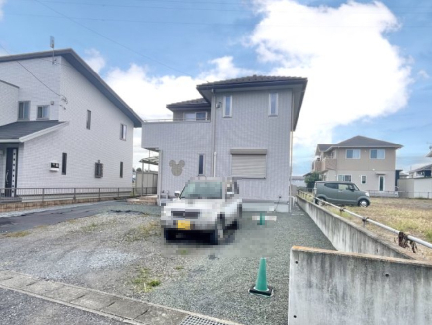 【中古戸建】太田市上小林町の外観|■外観｜土日のご見学はもちろん、平日・夜間のご案内も大歓迎です♪「今から見たい」や「仕事終わりに見たい」にもご対応できますのでお気軽にお問い合わせください♪