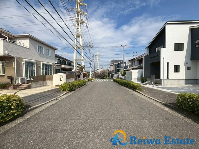 新築戸建　茅ヶ崎市堤の前面道路含む現地写真