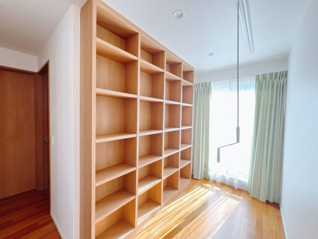 【中古戸建】太田市藪塚町　の収納|■2階ホール棚