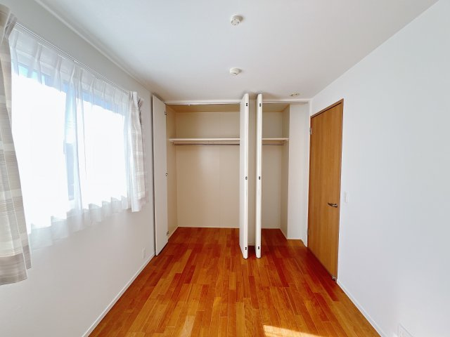 【中古戸建】太田市藪塚町　の洋室|■2階洋室