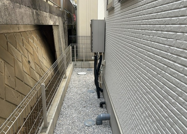 【発電・温水設備】 | 省エネ給湯器とは従来型の給湯器より熱効率が高く、少ない燃料でたくさんのお湯を沸かすことが出来る高効率な給湯器のことを指します。また、省エネ給湯器には種類があり、利便性や効果なども様々です。