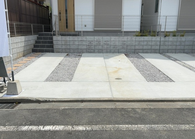 【駐車場】 | 駐車場と明記されていても、最小スペースでつくられた駐車場だと大型車は駐車できなかったり、出入りしにくくなったりする可能性があります。お車のサイズと購入したい物件の駐車場のサイズを現地で確認しましょう。