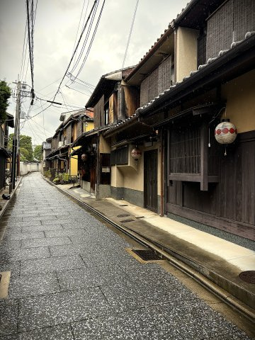 上七軒 町家シェアハウス 世界と繋がる京都暮らしの周辺|京都らしい街並みがあなたの日常に