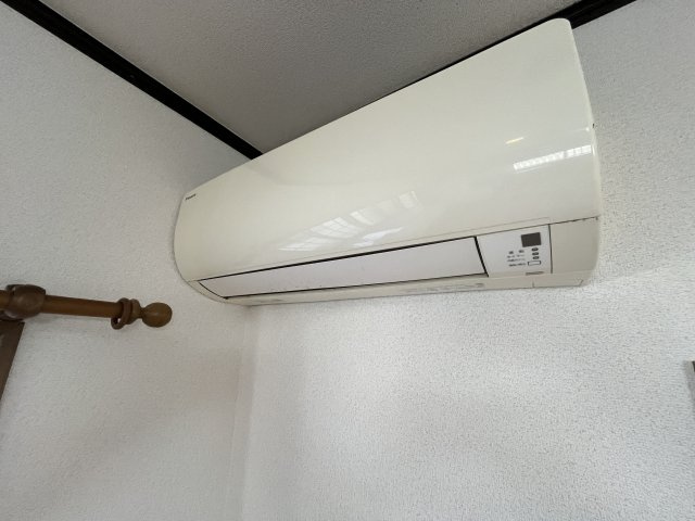 福田様貸家の設備|全居室エアコン