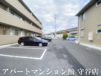 【駐車場】