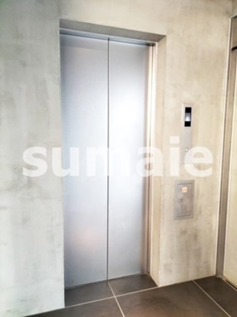 ゼルコヴァのその他共用部分|エレベーターあります。