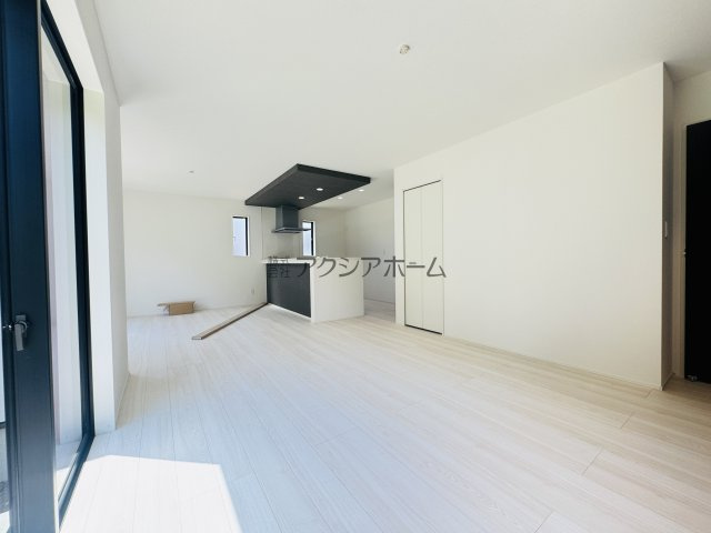 飯能市青木・全9棟　新築一戸建　9号棟　～平屋建て～の居間・リビング