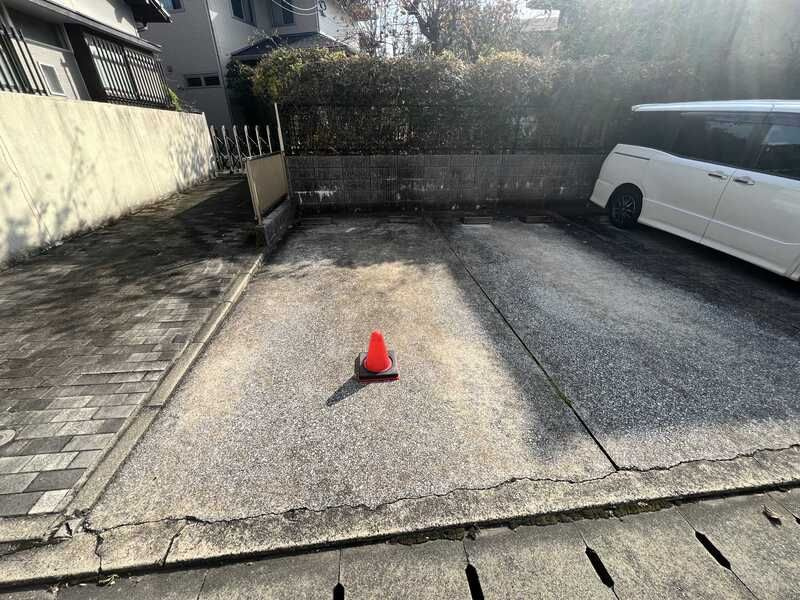福岡市南区高宮２丁目の賃貸マンションの駐車場