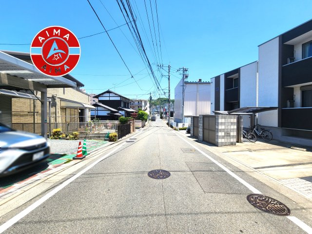福岡市東区松崎2丁目第1-1棟（1号棟）の前面道路含む現地写真|前面道路です。