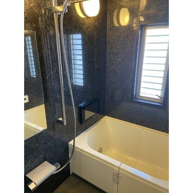 アプリーレ菊川の浴室