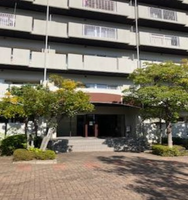 西舞子パーク・ホームズ四号棟のエントランス