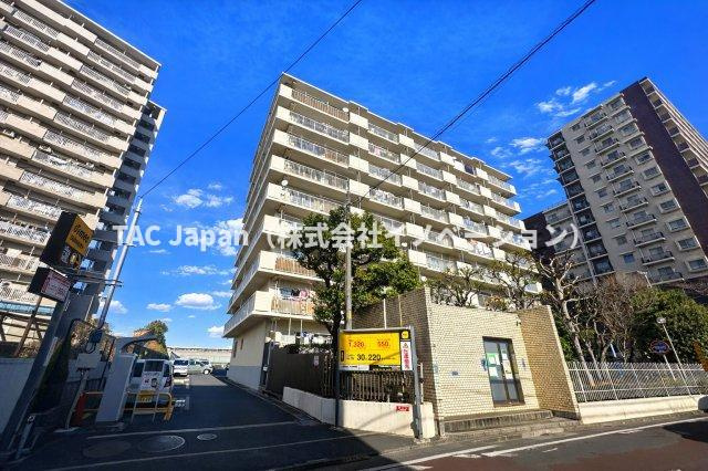 ルネ町屋の外観|控えめながらも洗練されたフォルムが、街並みに自然と溶け込みます。ほどよい高さと落ち着きのある佇まいが、住まう人に安心感と静かな誇りをもたらします。