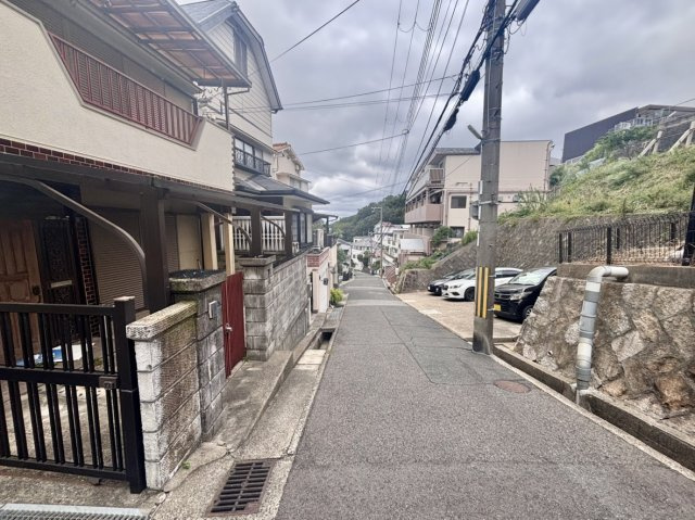 篠原台　建物付き土地の周辺|前面道路