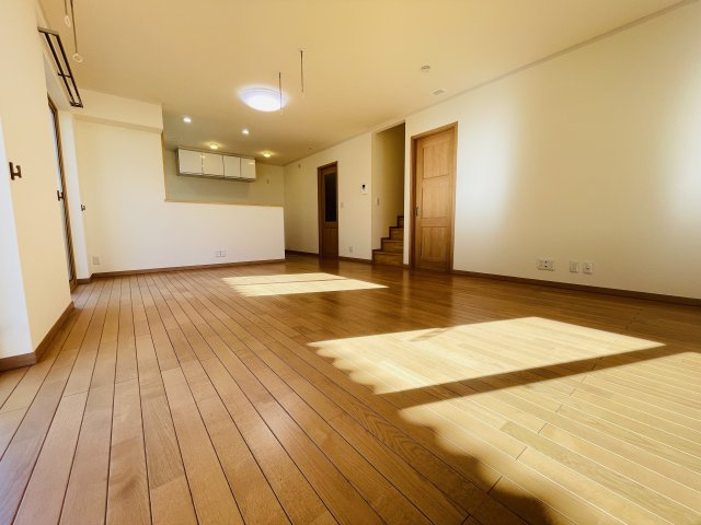 泉区下和泉1丁目 中古戸建 3780万円の居間・リビング