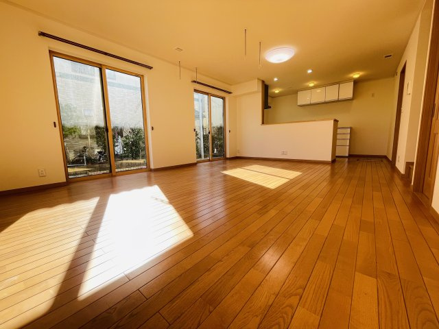 泉区下和泉1丁目 中古戸建 3680万円の居間・リビング
