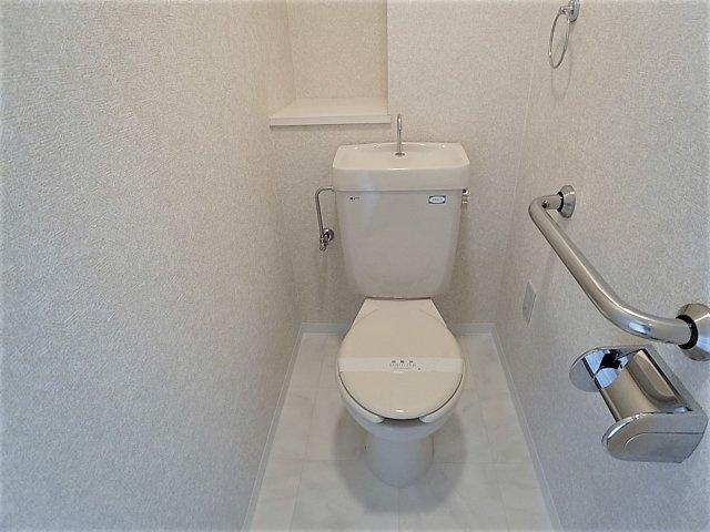 サイコート鈴蘭台のトイレ|トイレ、手すりも付いてます