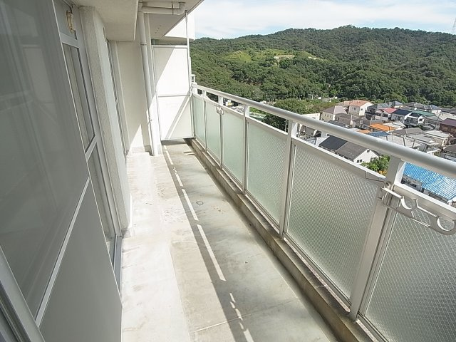 サイコート鈴蘭台のバルコニー|日当たり良好の明るいバルコニー