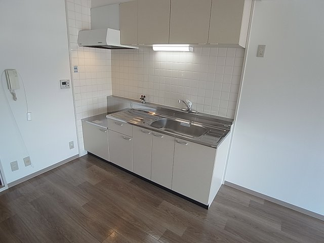 サイコート鈴蘭台のキッチン|ガスコンロ設置可能広々キッチン