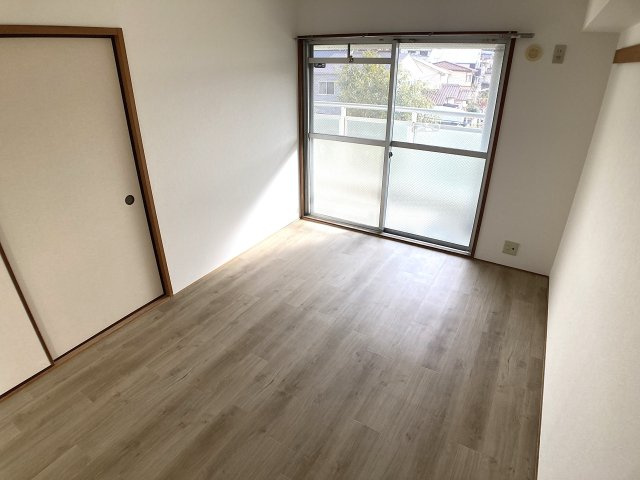 サイコート鈴蘭台の内装|日当たりの良い明るい室内