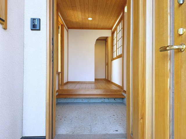 中古戸建　郡山市安積荒井一丁目　安積第一小・安積中の玄関