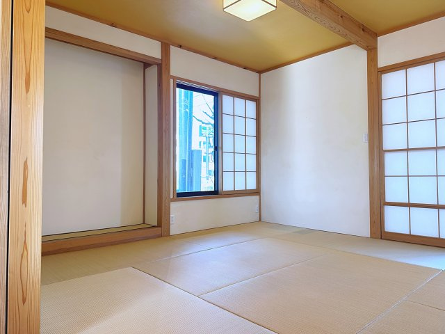 中古戸建　郡山市安積荒井一丁目　安積第一小・安積中の和室|1階和室は8帖で広々としております。