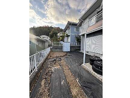 佐伯区観音台３丁目の庭