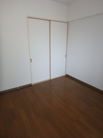 クレセール・フジの洋室