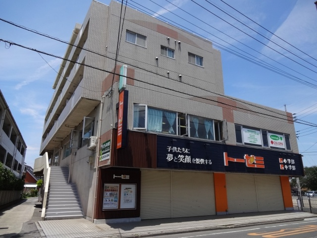 クレセール・フジの外観